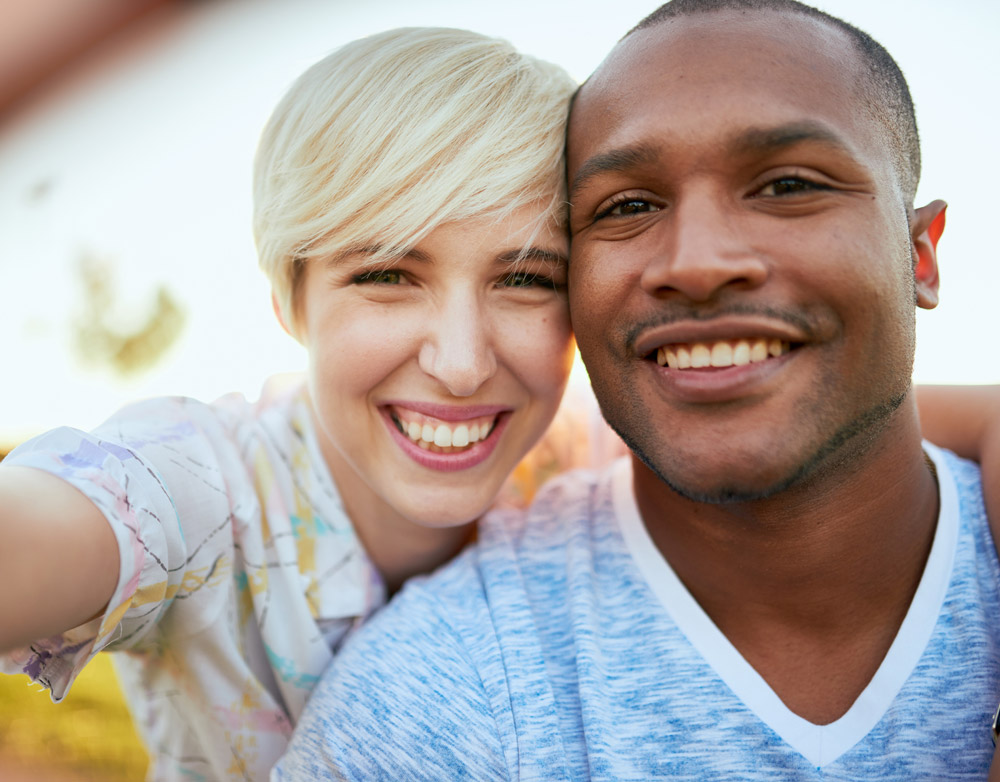 cynthia-lackner-stress-free-young-couple